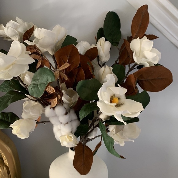Magnolia 7 stems and one cotton greenery tall home decor realistic - Picture 11 of 11